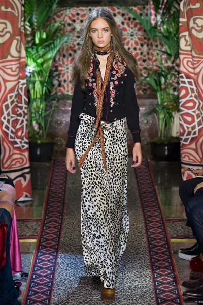 Look 53